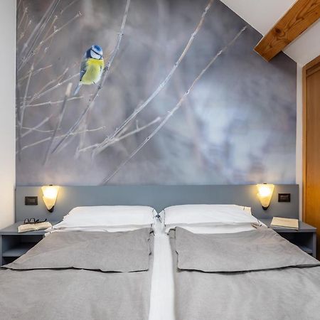 Pippo Hotel Terzolas Bagian luar foto