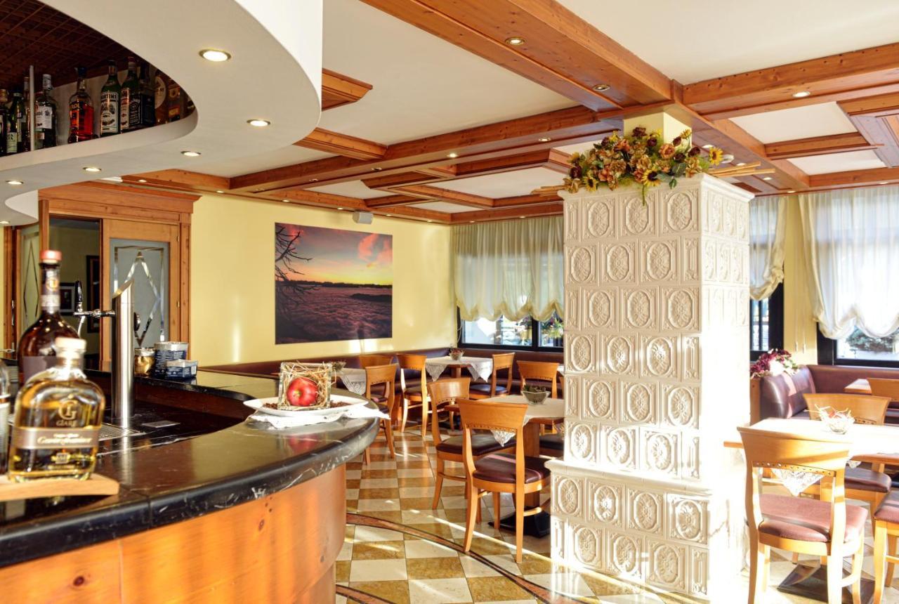 Pippo Hotel Terzolas Bagian luar foto