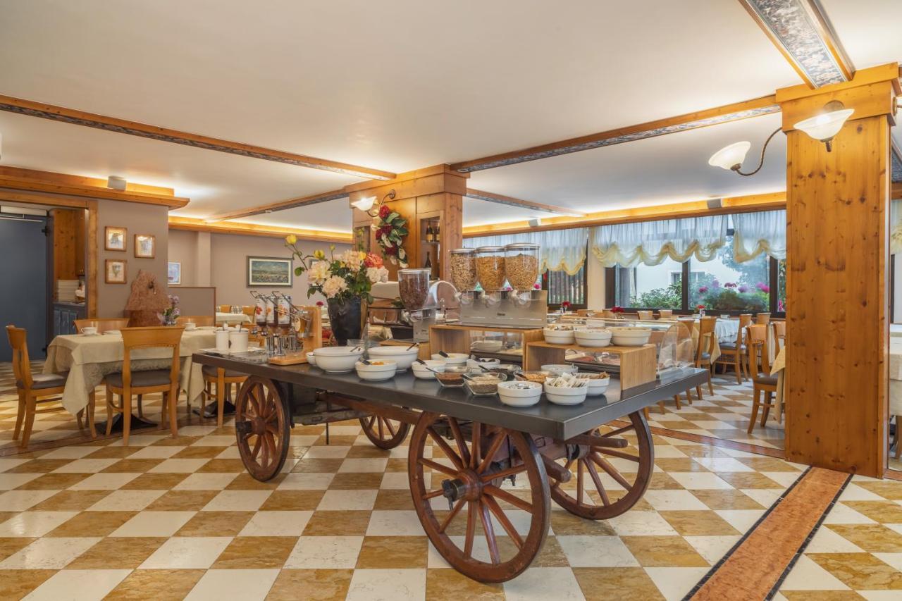 Pippo Hotel Terzolas Bagian luar foto