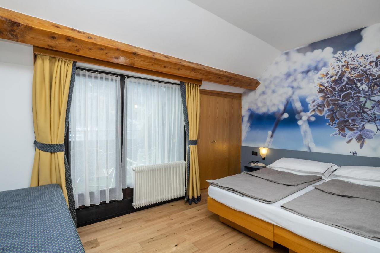 Pippo Hotel Terzolas Bagian luar foto