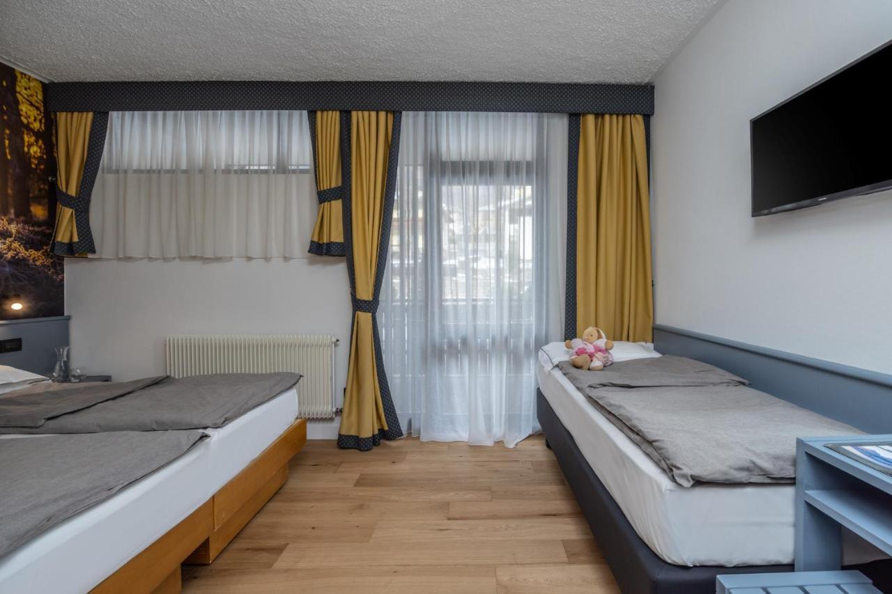 Pippo Hotel Terzolas Bagian luar foto